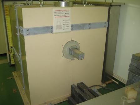 �{���w�q�h�؉ԕ����ɐݒu���Ă��钆���q�Ǝˑ��u