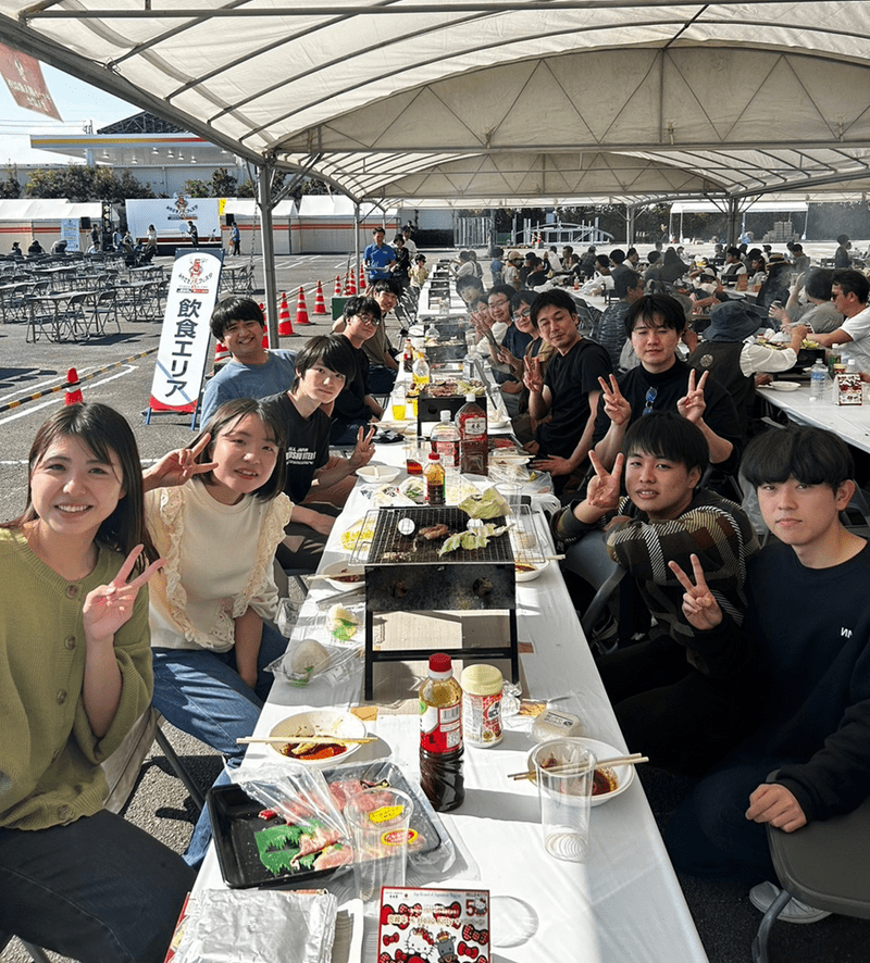 最後は焼き肉を食べながら集合写真