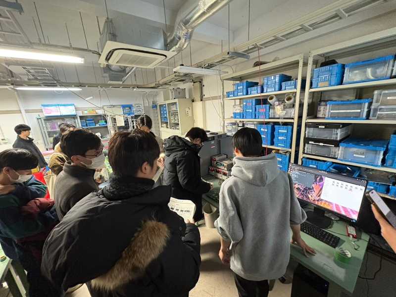 京都大学での実験風景